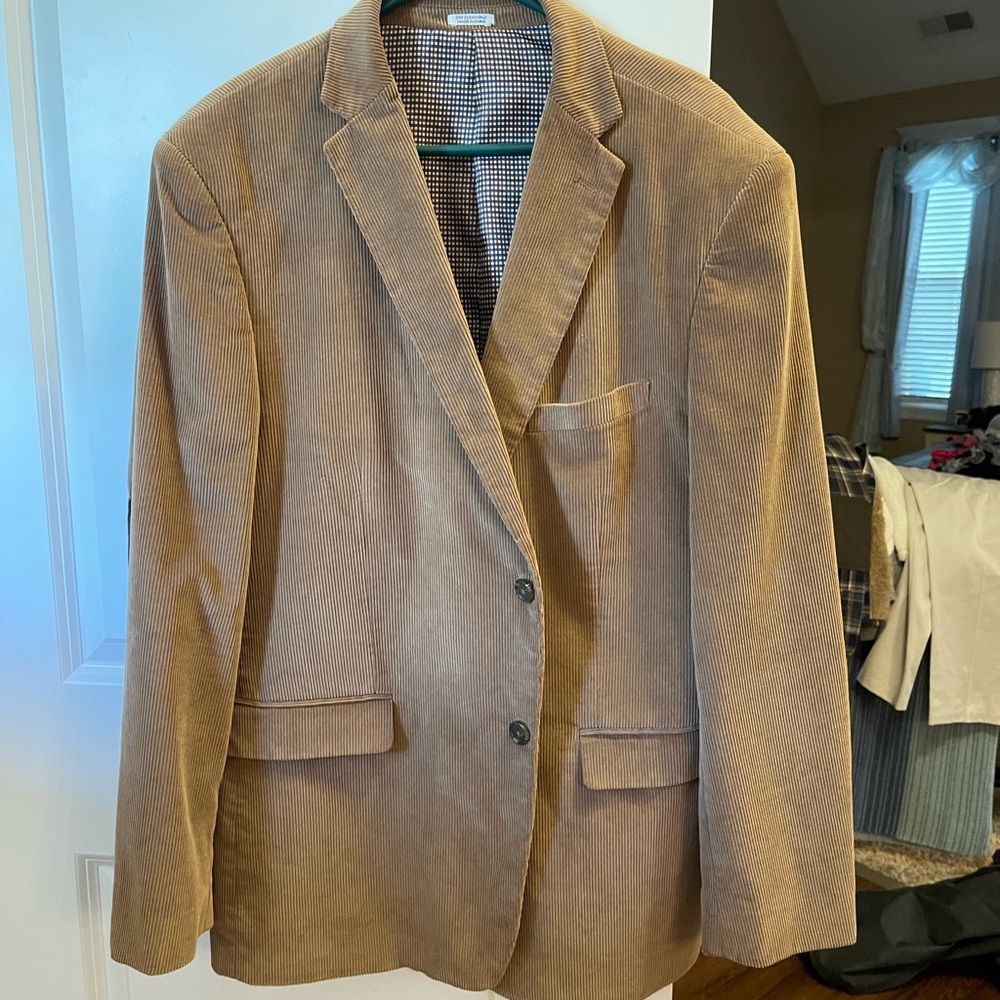 Men’s shade jacket.